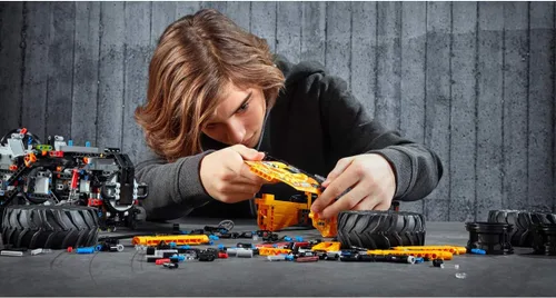 Miniatura 5 de LEGO - Technic 4x4 X Treme Off Roader 42099 - Juego de construcción (958 piezas)