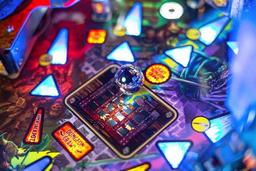 Miniatura 16 de Stern Pinball Calabozos y dragones con información privilegiada conectada, Pro Edition Arcade Pinball Machine