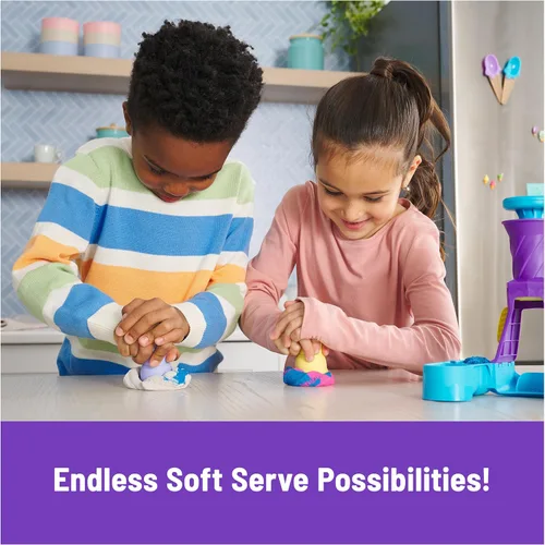 Miniatura 13 de Kinetic Sand, Estación de servicio suave con arena de juego de 14 onzas (azul, rosa y blanco), 2 conos de helado y 2 herramientas, juguetes