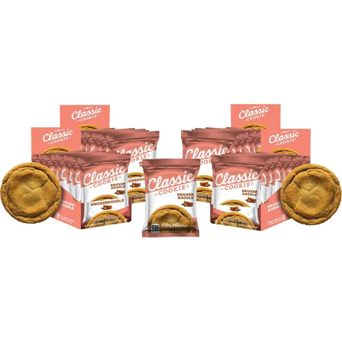 Miniatura 29 de Galletas Classic Cookie suaves horneadas con relleno de crema y galleta, hechas con chips de crema blanca Hershey's® Premier, 2 cajas, 16 galletas