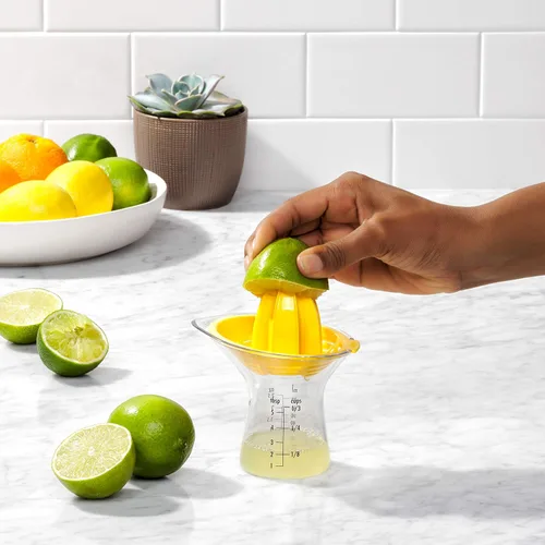 Miniatura 2 de OXO Good Grips - Exprimidor de cítricos pequeño