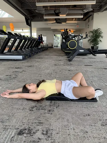 Miniatura 7 de Tapete para abdominales y ejercicios Athlos Fitness con protector para espalda baja, buen ejercicio para abdominales para un rango completo
