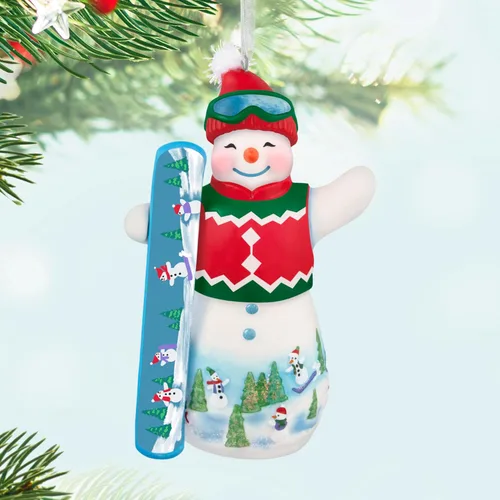 Miniatura 3 de Hallmark Keepsake Adorno de Navidad 2025, Snowtop Lodge Ollie U. Halfpipe, porcelana, muñeco de nieve, regalos para coleccionistas