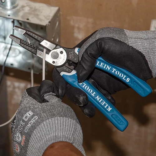 Miniatura 10 de Klein Tools K12065CR - Pelacables, cortador y herramienta engarzadora, fabricado en Estados Unidos, para cortar, pelar, engarzar y torcer