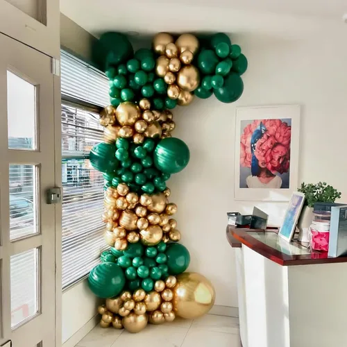 Miniatura 5 de Lukiituke - Globos verdes y dorados, 57 globos de 12 pulgadas verde oscuro y dorados para cumpleaños, graduación, día de San Patricio, decoraciones