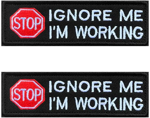 Paquete de 2 letreros de Stop Sign Ignore ME I am Working Dog Patch con gancho y bucle bordado, emblema de servicio para perros de trabajo, chalecos