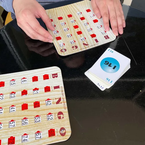 Miniatura 9 de MR CHIPS Tarjetas de bingo a prueba de atascos con ventanas deslizantes, 25 tarjetas de obturador de bingo reutilizables, 75 tarjetas de llamadas