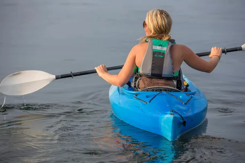 Miniatura 3 de Onyx Chaleco de remo dinámico MoveVent aprobado por la Guardia Costera y Transporte de Estados Unidos para adultos para kayak, piragüismo, surf