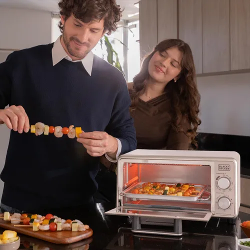 Miniatura 9 de BLACK+DECKER Crisp N Bake™ PRO - Horno tostador digital de 4 rebanadas, 5 funciones de cocción, horno de encimera de convección, se adapta a pizza