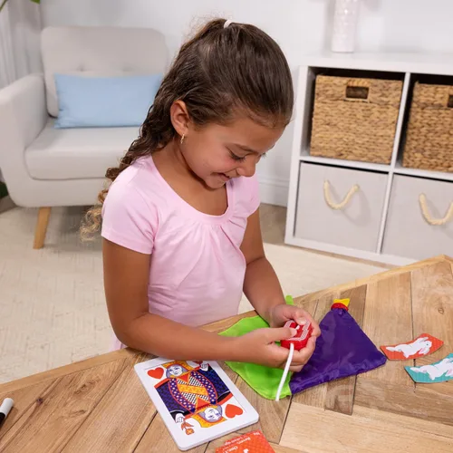 Miniatura 7 de Melissa & Doug ¡Magia en un instante! Juego de trucos de magia colección Abracadabra (10 piezas)