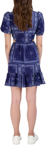 Miniatura 3 de BCBGeneration Vestido ajustado y acampanado para mujer, manga corta abombada, cuello cuadrado recortado