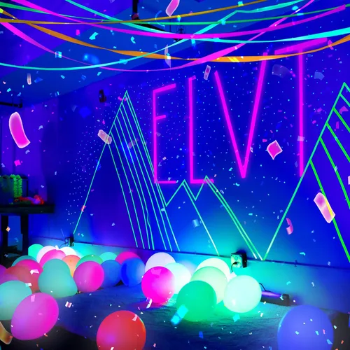 Miniatura 5 de Glow King Serpentinas de luz negra, paquete de 8 rollos fluorescentes de 100 pies, papel crepé neón reactivo a los rayos UV de alta calidad, regalo