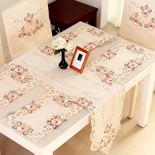 Miniatura 7 de Juego de 4 manteles individuales bordados con flores rosas, 17 x 11 pulgadas, rectangulares, clásicos, de encaje, beige, decoración del hogar
