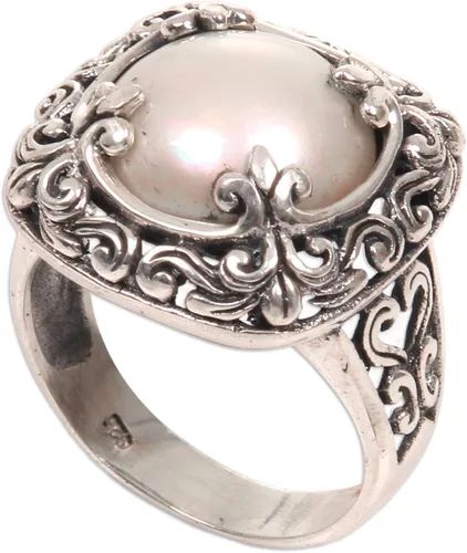 NOVICA Anillo de cóctel artesanal hecho a mano con perlas de agua dulce cultivadas Mabe, plata de ley 925, diseño floral, piedra natal blanca de
