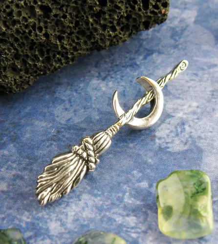 Miniatura 5 de Woot & Hammy Colgante de escoba de bruja o besom con luna creciente, 100% plata de ley, hecho a mano