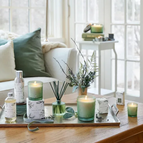 Miniatura 4 de Velas perfumadas Thymes para decoración del hogar - Regalos de fragancia de lujo para mujeres y hombres - Velas de invierno con notas frescas