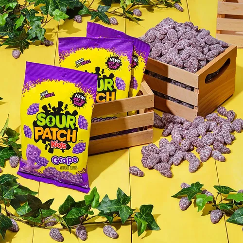 Miniatura 10 de SOUR PATCH KIDS Caramelos gomosos suaves y masticables de uva, caramelos a granel, bolsas de 12-8.02 onzas