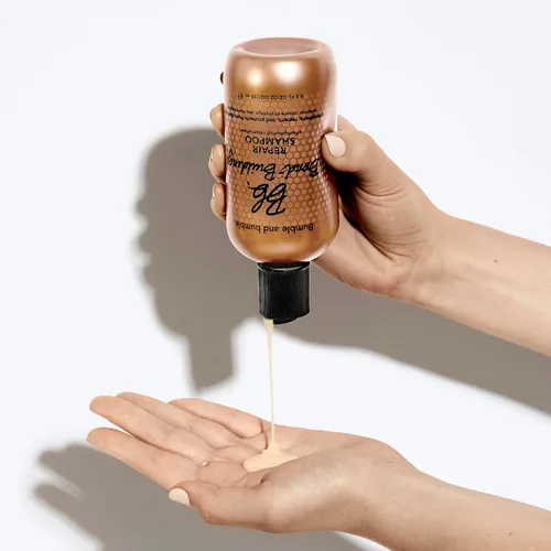 Miniatura 4 de Bumble and bumble. Bond-Building Hair Repair Shampoo Strengthens and Prevents Breakage Smooths Frizz, Adds Shine For Damaged Curly, Wavy