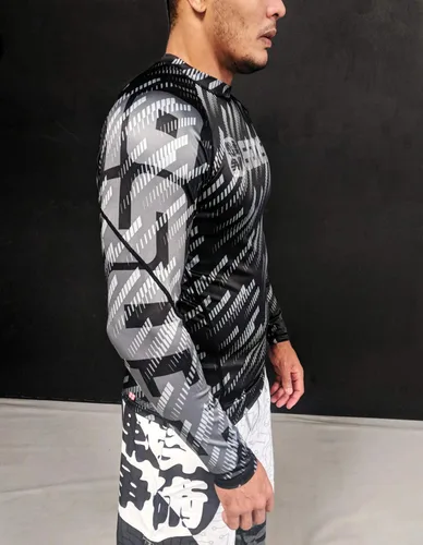 Miniatura 3 de Senso Jiu Jitsu Kurai Rash Guard - 100% licra de seda helada, ligera, cómoda, absorbe la humedad