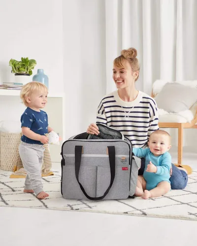 Miniatura 2 de Skip Hop Bolsa de pañales: icónico Duo Weekender, capacidad extra grande con cambiador y accesorio para cochecito, mezcla gris