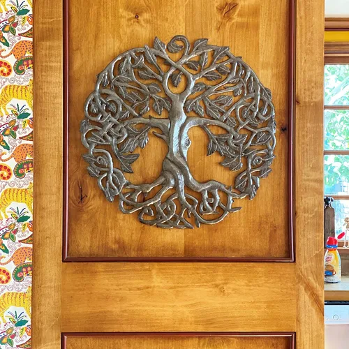 Miniatura 5 de Arte de pared de árbol de la vida, redondo de 17.25 pulgadas, decoración de arte de metal haitiano, árboles genealógicos celtas, placa moderna