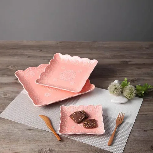 Miniatura 5 de Eplze YBK Tech - Elegante plato cuadrado de encaje en relieve, plato de postre de porcelana de hueso para desayuno o té de la tarde