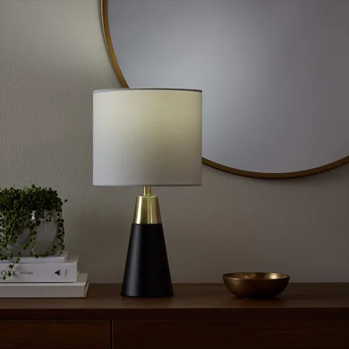 Miniatura 10 de Bombillas LED A19 de Amazon Basics, equivalente a 60 vatios, energéticamente eficientes de 9 W, base estándar E26, luz blanca de día 5000K, Luz