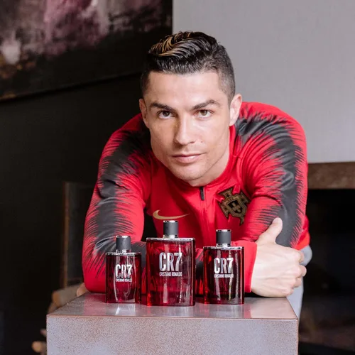 Miniatura 2 de Cristiano Ronaldo CR7 - Esencia deportiva y moderna, fragancia fresca y amaderada, vibrante y contemporánea, sofisticación audaz en una botella