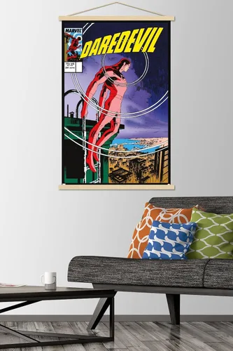 Miniatura 2 de Trends International Marvel Comics Daredevil - Póster de pared #241, 22.37 x 34.00 pulgadas, paquete de impresión premium y colgador de madera