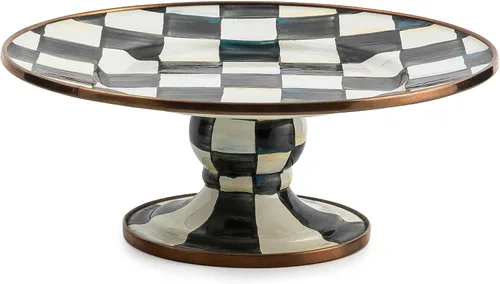 Miniatura 24 de MACKENZIE-CHILDS Plato de pedestal esmaltado, soporte redondo para tartas, grande, a cuadros cortesanos en blanco y negro