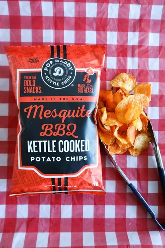 Miniatura 9 de Pop Daddy Kettle - Papas fritas cocidas, Kosher y sin gluten, bolsas individuales de papas fritas de 5 onzas, paquete de 3, pimienta agrietada y sal