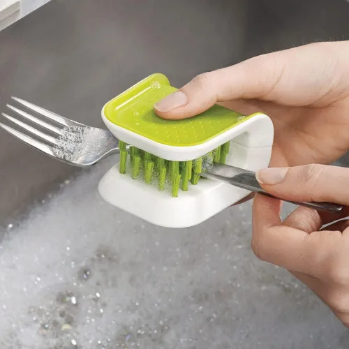 Miniatura 4 de Joseph Joseph BladeBrush - Cepillo limpiador de cuchillos y cubiertos, cepillo de cerdas para lavado de cocina, antideslizante, talla única