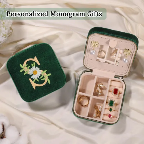 Miniatura 5 de GSPY Joyero de viaje, joyero de terciopelo con inicial, regalos personalizados para mujeres, joyero de viaje pequeño, organizador de joyas, regalos