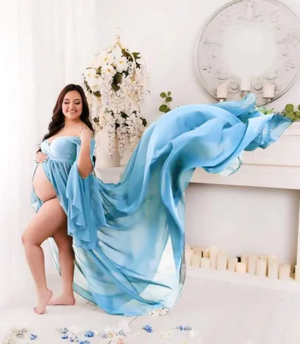 Miniatura 5 de ZIUMUDY Vestido largo de gasa de maternidad con hombros descubiertos para sesión de fotos, mangas acampanadas, vestido dividido para fotografía