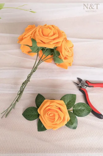 Miniatura 196 de N&T NIETING Flores artificiales, rosas artificiales de color rosa intenso, 50 piezas de flores falsas con tallo para ramos de boda DIY, centros