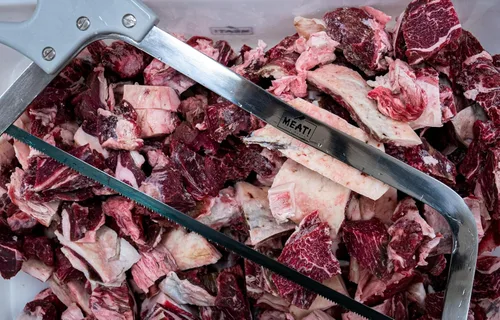 Miniatura 2 de ¡Carne! Sierra de carne de 16 pulgadas con hoja de acero inoxidable, mango de agarre cómodo y tensión ajustable, para cortar huesos, procesar carne