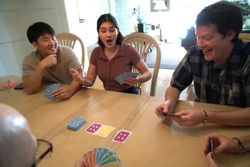 Miniatura 4 de Triples: lo último en diversión de juego de cartas para niños, adolescentes y adultos. Fácil de aprender y perfecto para noches de juego