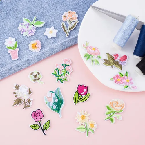 Miniatura 7 de HINZIC 20 mini parches de flores para planchar, 17 patrones, parches bordados decorativos, apliques de costura floral, apliques de San Valentín