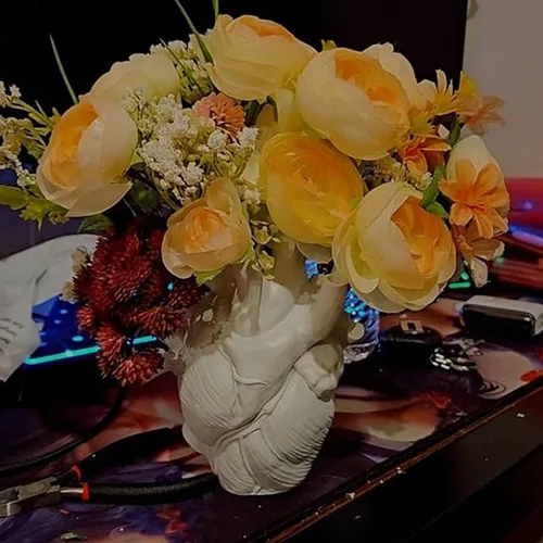 Miniatura 3 de Florero de corazón, escultura de resina, arte de corazón creativo, florero, maceta, decoración del hogar, sala de estar, escritorio, mesa