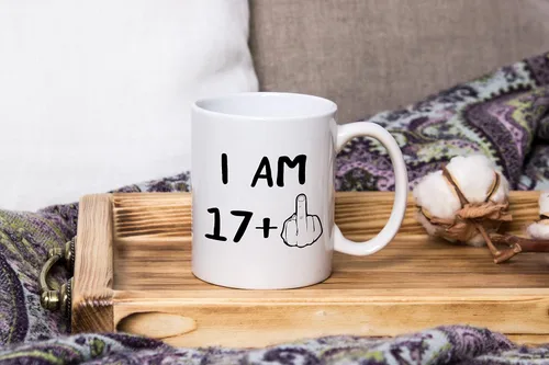 Miniatura 4 de Divertidos regalos de cumpleaños número 18, taza de café con el dedo medio con texto en inglés "I Am 17 Plus, taza novedosa de 18 años, fiesta