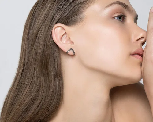 Miniatura 16 de Emmanuela - Aretes de aro texturizados en forma de V, plata de ley 925 chapada en oro, estilo minimalista, moderno, sexy, hipoalergénicos y sin