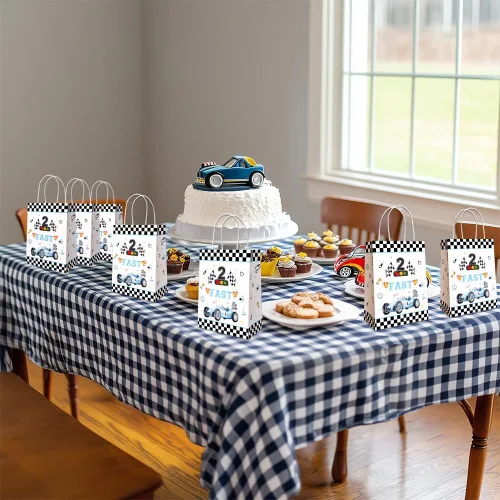 Miniatura 3 de AIBIIN 24 bolsas de regalo de segundo cumpleaños con asas, color azul polvoriento, coches de carreras a cuadros, recuerdos de fiesta de auto