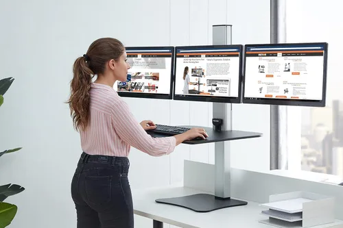 Miniatura 4 de Victor DC475 Convertidor de escritorio elevable eléctrico de triple monitor Escritorio sit-stand de tres monitores grandes Superficie de trabajo