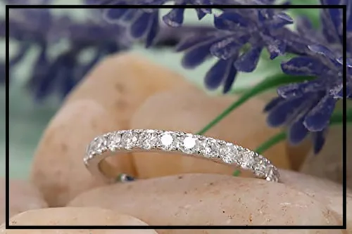 Miniatura 4 de Dazzlingrock Collection Anillo apilable de oro de 10 quilates de 0,50 quilates con diamantes blancos redondos de 12 quilates