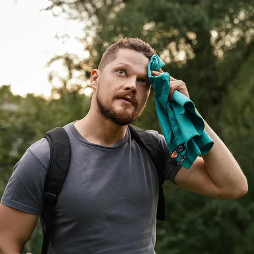 Miniatura 5 de BAGAIL - Toalla de camping con funda de EVA, toalla de viaje de microfibra compacta y ultrasuave, toalla de viaje súper absorbente y ligera de Gris