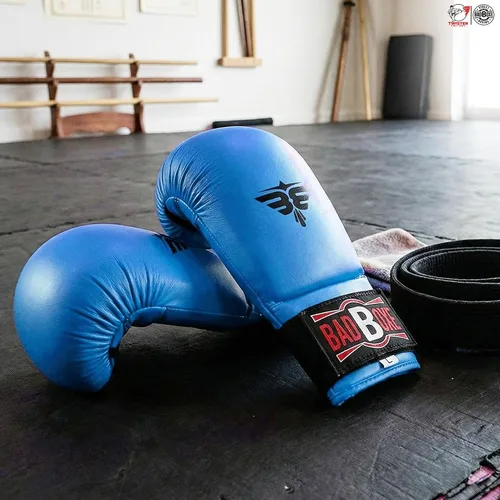Miniatura 7 de Guantes profesionales de entrenamiento de karate WKF Guantes de karate con cierre elástico para el pulgar/gancho y bucle Tamaño premium