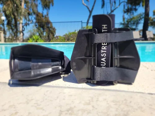 Miniatura 5 de Aquastrength Ultimate Bundle - Equipo funcional para ejercicios de piscina Pesas de agua Barbell, campanas y aletas Enlace a Ejercicios