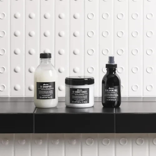 Miniatura 7 de Davines OI All In One - Acondicionador sin enjuague para el cabello, tratamiento en aerosol multifunción - desenreda, controla el encrespamiento