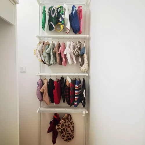 Miniatura 7 de Paquete de 5 perchas de madera, colgador de ropa para perros de 8.6 pulgadas, perchas pequeñas para vestido de muñeca, ropa, vestidos, accesorios (L)