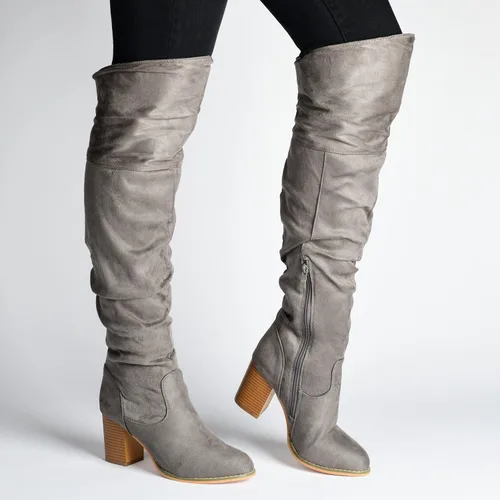 Miniatura 6 de Journee Collection Botas Kaison de cuero vegano con cremallera sobre la rodilla y tacón de bloque para mujer regular y ancha